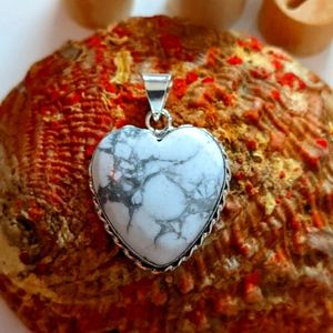 🌵Southwestern Sterling silver White Turquoise Heart Pendant🌵